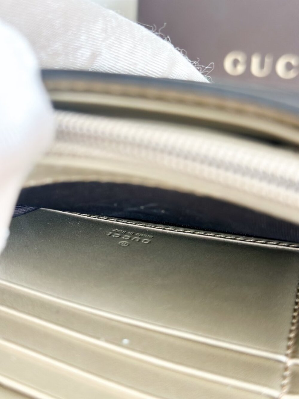 Gucci Guccissima Bow Continental Wallet Gold Metallic - Picture 14 of 16